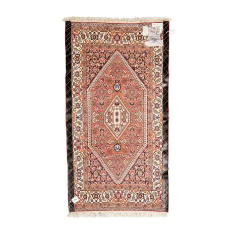 Orientteppich. HALWAI-BIDJAR/WEST-PERSIEN (IRAN), 20. Jahrhundert, ca. 146x80 cm. - фото 2