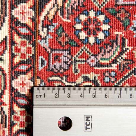 Orientteppich. HALWAI-BIDJAR/WEST-PERSIEN (IRAN), 20. Jahrhundert, ca. 167x112 cm. - Foto 4