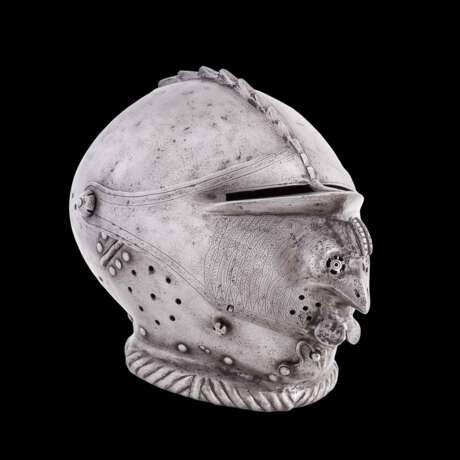 Geschlossener Helm mit seltenem Hahnenkopfvisier, deutsch oder Italien um 1540 - фото 2