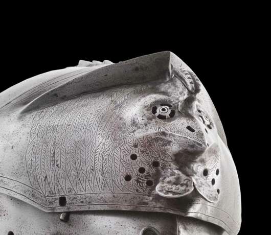 Geschlossener Helm mit seltenem Hahnenkopfvisier, deutsch oder Italien um 1540 - photo 8