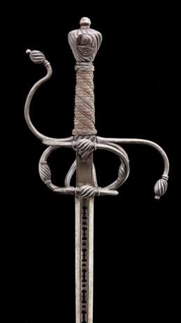 Eisengeschnittenes Rapier mit durchbrochener Klinge, Italien um 1620 - Foto 1