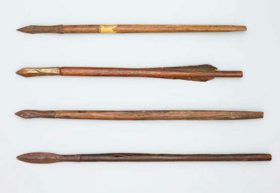 Konvolut von vier Armbrustbolzen mit Schaft 15./16.Jahrhundert - photo 1