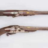 Ein Paar Perkussions-Pistolen von Jean LePage in Paris um 1810 im Kasten - фото 2