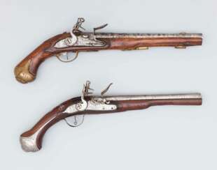Militärische Steinschlosspistole, deutsch oder Belgien um 1770 - und eine 2. Pistole