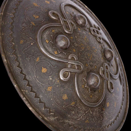 Gold- und silberverzierter Rundschild, indo-persisch um 1800 - photo 2