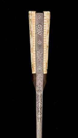 Kard mit Figurengriff und Silberscheide, Persien um 1800 - фото 5