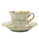 MEISSEN Konvolut 2 Kaffeegedecke u. 2 Kaffeetassen/U-Tassen 'B-Form', 19./20. Jahrhundert: - photo 6