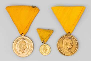Ungarische Feuerwehr-Medaille und österreichische Feuerwehr-Medaille für 25 Jahre mit Miniatur Monarchie
