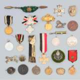 Weltkrieg/Weimarer Republik, Konvolut von Medaillen und patriotischen Abzeichen - photo 1