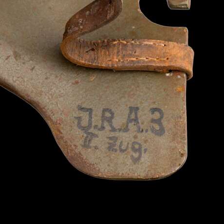 Weltkrieg, Stahlhelm M 16 - Stirnschild mit Truppenstempel B.A.II. 1917 - photo 3
