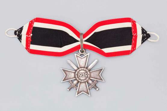Ritterkreuz des Kriegsverdienstkreuzes mit Schwertern - фото 2