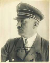 Autograf Adolf Hitler auf Geschenkfoto mit Widmung an Fritz Wiedemann