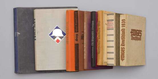 Konvolut von sieben Büchern und Azimutdiagramme OKM 1944 - photo 1