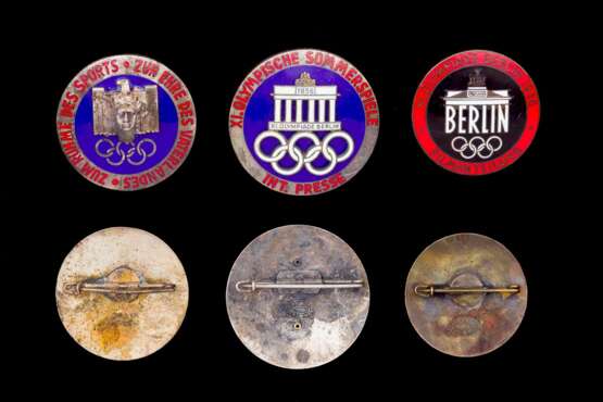 Olympia - Konvolut von drei Abzeichen 1936 - Foto 1