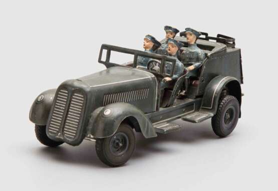 Kübelwagen Wehrmacht mit Besatzung - Foto 1