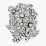 Brosche in Form eines Blumenbouquets mit feinen Diamanten - фото 1