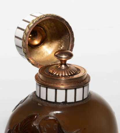 Achat-Snuff Bottle mit Emaillemontur - Foto 12