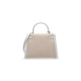 A LIMITED EDITION NEW WHITE SWIFT LEATHER & &#201;CRU BEIGE TOILE H SELLIER KELLY 25 WITH PALLADIUM HARDWARE - Foto 3