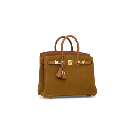 A LIMITED EDITION CHAMOIS VEAU GRIZZLY LEATHER & GOLD SWIFT LEATHER BIRKIN 25 WITH GOLD HARDWARE - photo 2