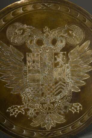 Carl Theodor von der Pfalz (1724-1799) Wachssiegel in zweiteiliger Kapsel aus vergoldetem Buntmetall, auf dem Deckel graviertes Wappen, auf der Unterseite der Kapsel die bekrönte Chiffre "CT" im Lorbeerkranz, innenliegendes rotes Wachssiegel mit Wappen u - Foto 5