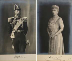 2 Fotografien: "King George V" (1865-1936) 1930 und "Queen Mary" (1867-1953) 1930, je u. handsign. und dat., mit Passepartout, 32,4x18,8/19,2cm (m.PP. 46,5x33cm), beschnitten, Altersspuren