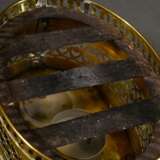 Ovales Messing Stövchen mit durchbrochener Wandung auf vier Füßen, Norddeutsch, 19.Jh., 9,3x20x11,4cm - фото 3