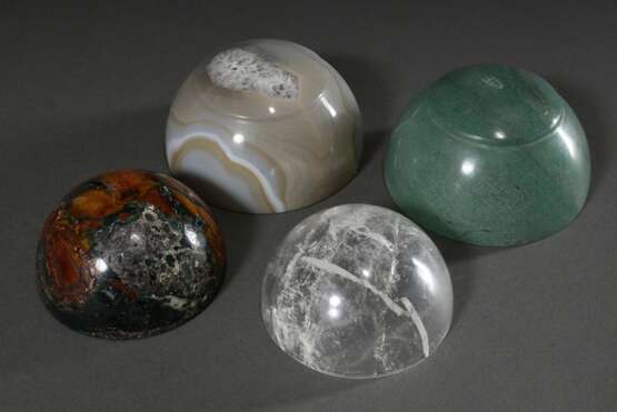 4 Diverse Edelstein Kummen aus Bergkristall, Achat, Aventurin und Jaspis, unleserlich sign., 20.Jh., Ø 8,5-10,5cm - photo 2
