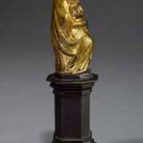 Skulptur „Muttergottes“, Metall vergoldet auf Eisenthron, um 1800, Sockel verso bez. "Andenken von Maria Zell", H. 13,9cm, berieben - фото 3