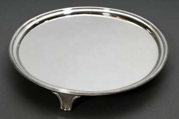 Runder George III Salver auf drei Füßen in schlichter Façon, MZ: Thomas Richards, London 1802, Silber 925, 420g, H. 3,2cm, Ø 22,3cm, kleine Druckstellen