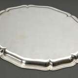 Ovales Chippendale Tablett, MZ: Wilhelm Binder/ Schwäbisch Gmünd, Silber 835, 365g, 30x23cm, Gebrauchsspuren - photo 2