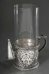 Handleuchter mit ornamental durchbrochenem Gestell und Kerzenlöscher sowie Glastubus, England, 19.Jh., H. 23,5cm