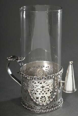 Handleuchter mit ornamental durchbrochenem Gestell und Kerzenlöscher sowie Glastubus, England, 19.Jh., H. 23,5cm - Foto 2