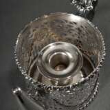 Handleuchter mit ornamental durchbrochenem Gestell und Kerzenlöscher sowie Glastubus, England, 19.Jh., H. 23,5cm - photo 5
