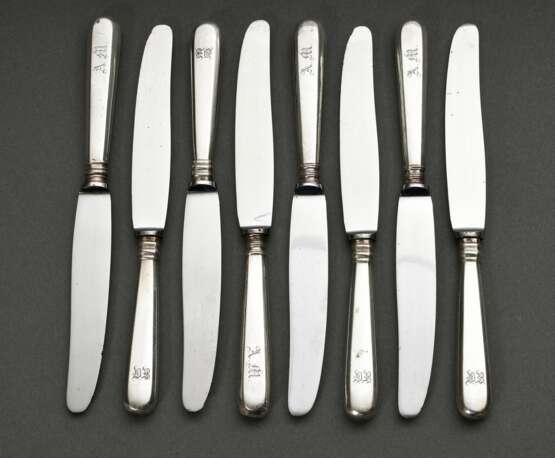 8 Kleine Messer mit verschiedenen Monogrammen und Silber Griff, L. 20cm, Druckstellen - photo 2