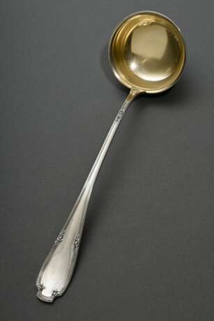 Suppenkelle mit Rosenmotiven am Griff, MZ: Koch & Bergfeld, Silber 800, Laffe vergoldet, 258g, 36,5cm - photo 1