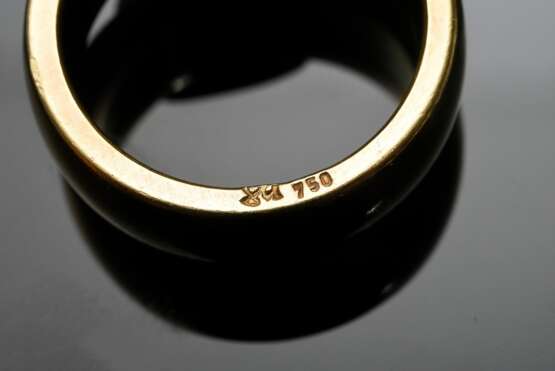 Schwerer handgefertigter Gelbgold 750 Ring mit Smaragdcabochon, (ca. 1,8ct, geölt, stärkere Tragespuren) in Brillantlunette (zus. ca. 0.45ct/VSI/W), 20g, Gr. 57 - photo 5