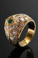 Reich besetzter Gelbgold 750 Ring mit Diamanten im Brillant-, Alt- und Achtkantschliff (zus. ca. 1.72ct/SI-P2/W-CR) sowie Smaragd (ca. 0.10ct), 14,8g, Gr. 55