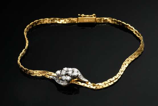 Zartes Gelb- und Weißgold 585 Armband mit Diamant gefasstem Mittelteil im Brillant- und Achtkantschliff (zus. ca. 0.28ct/P1/CR), 4,7g, L. 18,3cm - photo 1