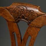 Barocker Stuhl mit geschwungenen Beinen, beschnitztem Gestell "Blumen" und "Knoten" im Rückenbrett, grünes Kordpolster, 2. Hälfte 18.Jh., H. 45/94cm - photo 3