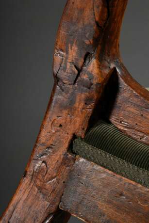 Barocker Stuhl mit geschwungenen Beinen, beschnitztem Gestell "Blumen" und "Knoten" im Rückenbrett, grünes Kordpolster, 2. Hälfte 18.Jh., H. 45/94cm - фото 6