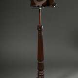 Biedermeier Notenständer mit kannelierter konischer Säule auf Tripod Fuß und verstellbarem Pult "Lyra in Lorbeerkranz", um 1840, höhenverstellbar, H. 125-160cm, Gebrauchsspuren - фото 3