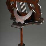 Biedermeier Notenständer mit kannelierter konischer Säule auf Tripod Fuß und verstellbarem Pult "Lyra in Lorbeerkranz", um 1840, höhenverstellbar, H. 125-160cm, Gebrauchsspuren - photo 4