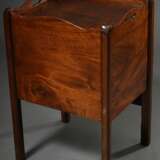 Englischer Mahagoni Nachttisch mit zweitürigen Fach und ausziehbarem Unterteil, 19.Jh., 76x52x48cm, Gebrauchsspuren - фото 4