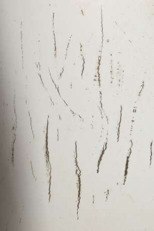 Kleiner Spiegel mit geschliffenen Dekorationen in Bleifassung auf Holz montiert, 18.Jh., 47x21cm, Altersspuren, Defekte - фото 4