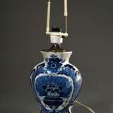 Delft Vase mit Blaumalerei Dekor "Pfauenmuster", De Porceleyne Claeuw, als Lampe montiert, H. 45cm, etwas defekt - photo 2