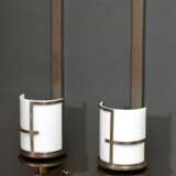 2 Art Deco Wandlampen mit geometrisch abstrahiertem Gestell aus gebürstetem Stahl und drehbaren Kunststoff Halbschirmen, gemarkt: "VDE UDUBA TS", um 1920/1925, L. 61cm, Elektrik revisionsbedürftig - фото 1