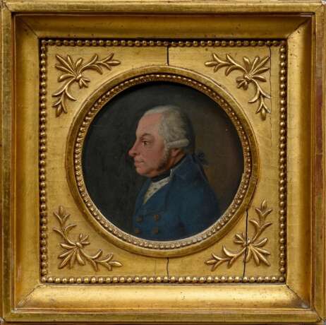 Unbekannter Künstler des 19.Jh. "Portrait eines Herren nach links", Öl/Holz, in vergoldetem Tondorahmen, Ø 12cm (m.R. 22,3x22,3cm), leichte Altersspuren - photo 1