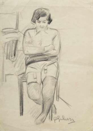 Unbekannter Künstler des 20.Jh. "Sitzende Frau mit Strapsen", Kohle, u.r. unleserlich sign., in silberner Hohlkehle (Alterspatina), 31,2x22cm (m.R. 53,7x42,3cm), knickspurig, min. fleckig - photo 1
