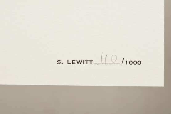 Lewitt, Sol (1928-2007) "Lines in four directions" 1976, Hochdruckverfahren, 110/1000, verso num., aus Rubber Stamp Portfolio, 20,4x20,4cm, Hrsg. Museum of Modern Art, New York, mit dazugehörigem Umschlag - Foto 3