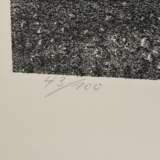 Mattheuer, Wolfgang (1927-2004) "Die Flucht des Sisyphos" 1971/1977, Lithographie, 43/100, u. sign./num., Ausgabe für den Hamburger Kunstverein 1977, PM 64,5x48,7cm, BM 75,7x56,8cm, gerollt, leicht vergilbt - Foto 4